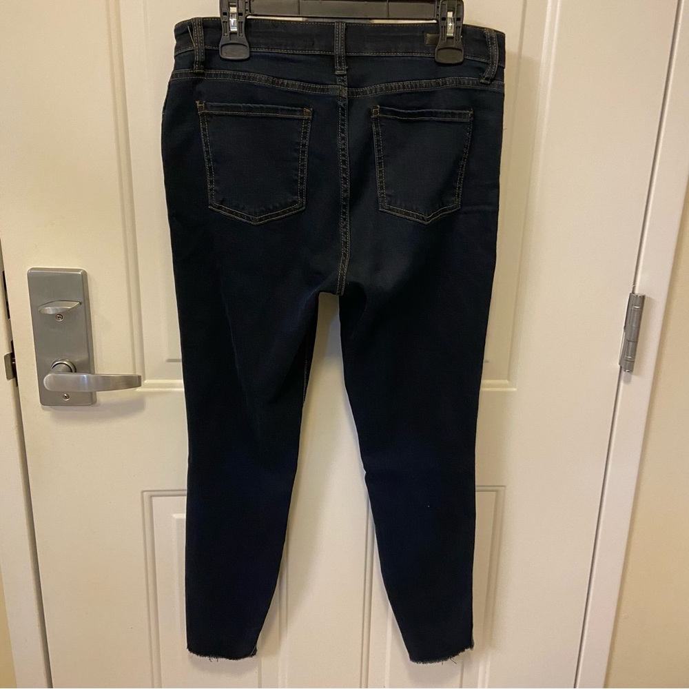 NWOT Jeans with Frayed Bottom - Picture 2 of 11